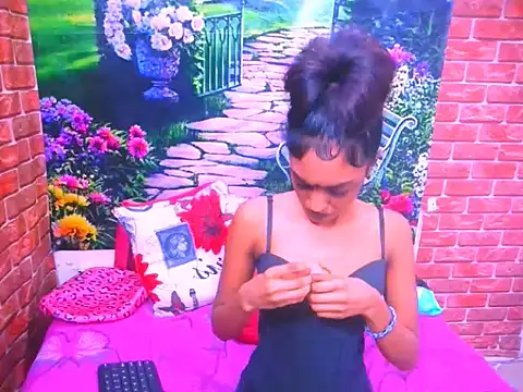 IndianPretty14u2Luv webcam