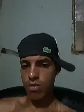 Aleexxx_2005 webcam