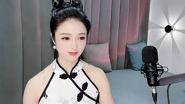 Momo-Wow webcam
