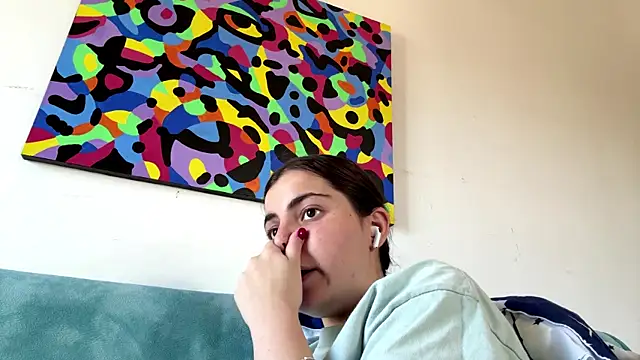 MarisaKomar webcam