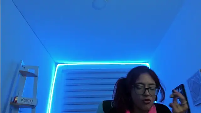 Sara_Red_X webcam