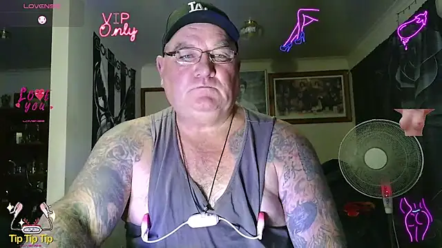 KINKYBLUEYES69 webcam