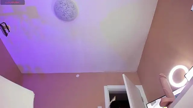 KaylaLaine live sex cam