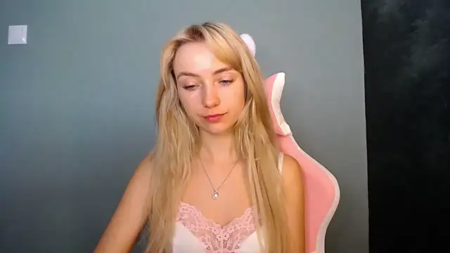 LuciaYoung webcam