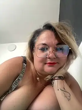 MikyVesela webcam