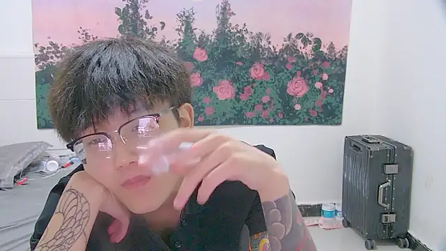 KK-cuteboy live cam on StripChat