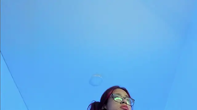 Sara_Red_X webcam