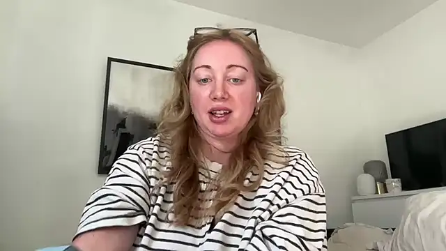 arielsweetieee webcam