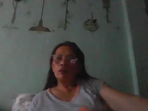 momshe2026 webcam