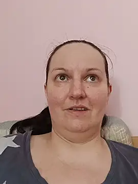 BustyLadyAlma webcam