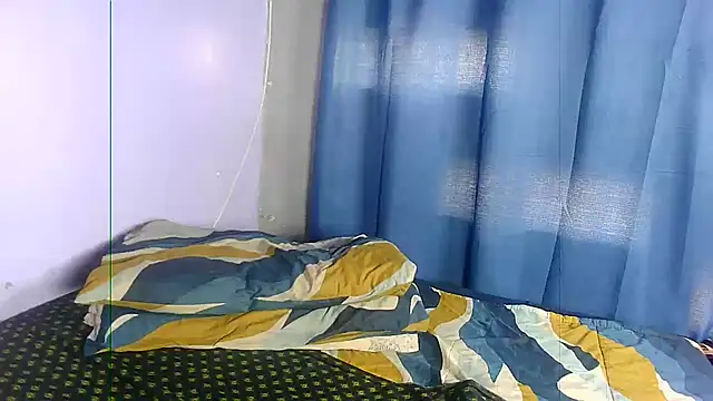 CurvyLara webcam