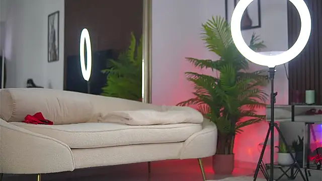 Abbela_White webcam