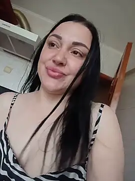 Elsie-Nora Live Webcam on Stripchat
