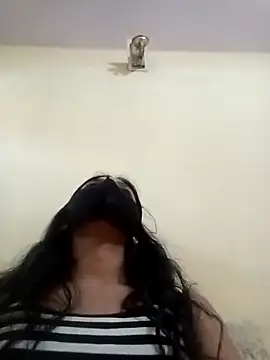 Mahira-- live cam on StripChat