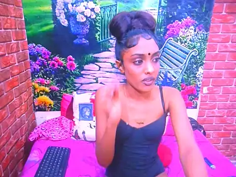 IndianPretty14u2Luv webcam