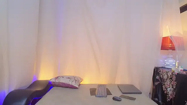 Aurora_ath live cam on StripChat