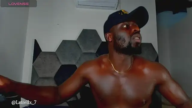 Latrellx7's black male cam and chat room