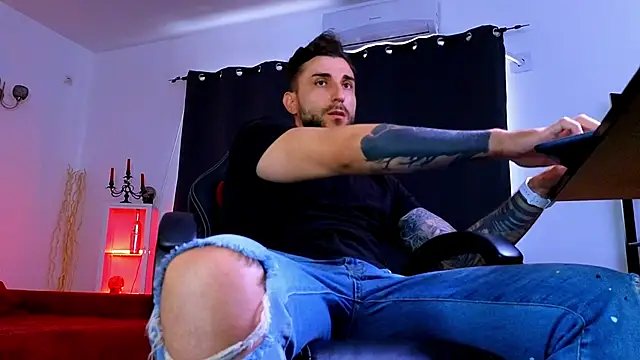MightyAaron66 webcam