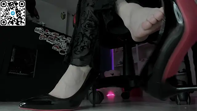 Holy_Mistress_S webcam