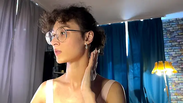 CurlyWinx webcam