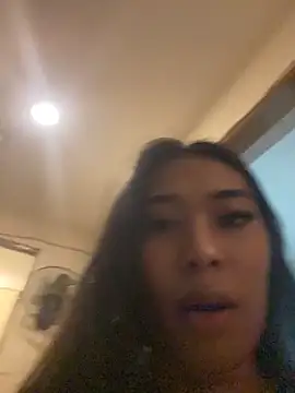 hugecock_tamira webcam