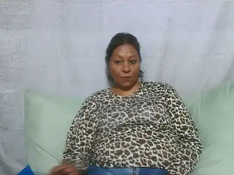 IndianSexyMilf69 webcam