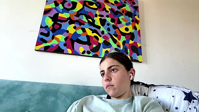 MarisaKomar webcam