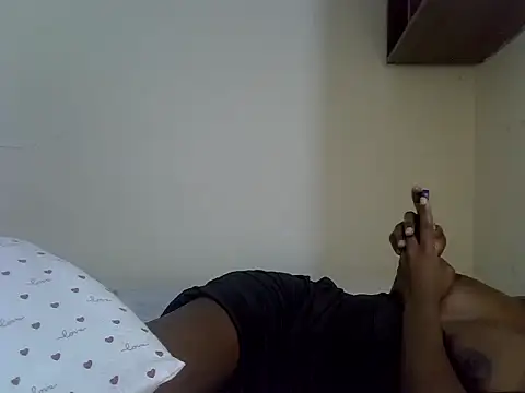 GoldenEbonyXO webcam