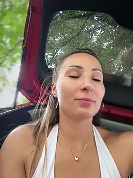 wonder_kari - Wonder_Kari's free webcam - UK Sex Cams