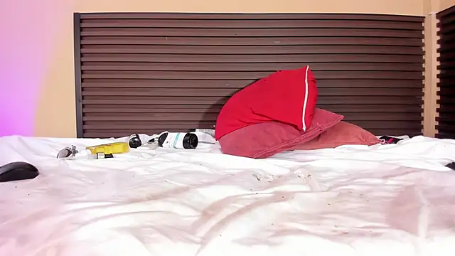 Kim_Baker1 webcam