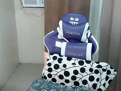 Ur_Goddes_Barbie webcam