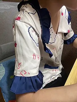 Mina048 webcam