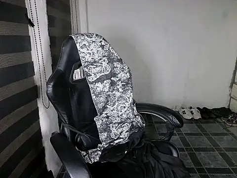 spicy_rowycam (M young) - Cumshot