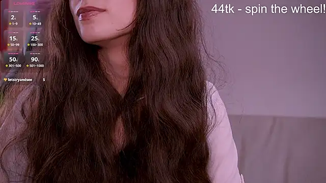 YourDarlingVivian webcam