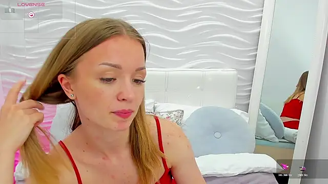 VirginOlly webcam