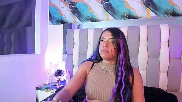IsaDiiaz live cam on StripChat