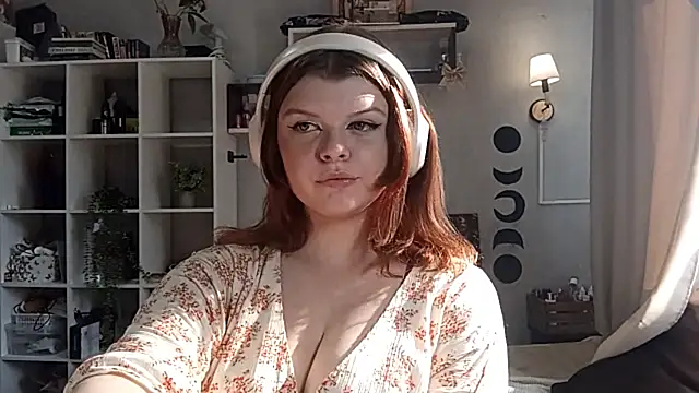 Kiracurt live cam on StripChat