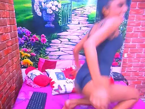 IndianPretty14u2Luv webcam