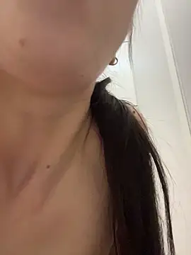 holly_play (F young) - pussy dripping wet in KFC