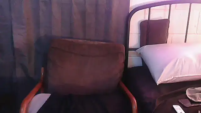 k1oudE webcam