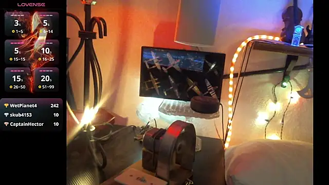 Pussyeat2please webcam