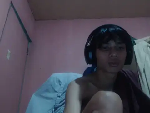 kyoshi_19 (M twink) - tip Fash dick 25 token, cum in public