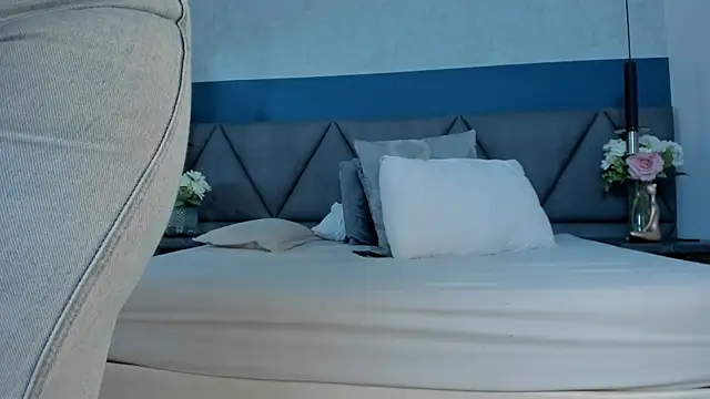 amber_santana (F milf) - Ride dildo