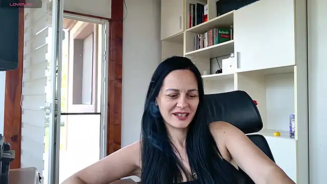 miriamdelyn (F milf) - Would you like to fuck me hard?