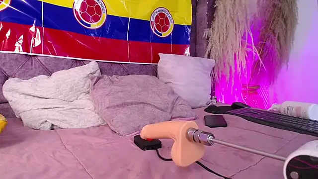 amara_davis1 (F young) - control lush + machine for 1 min