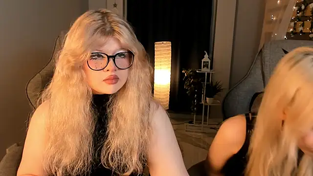 LilithNlsn webcam
