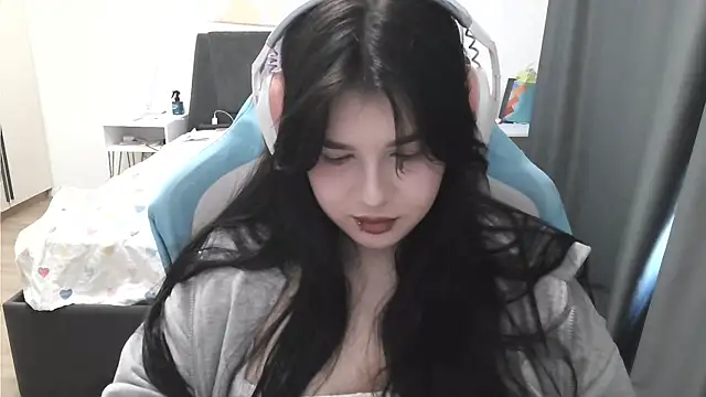 LunarMia webcam