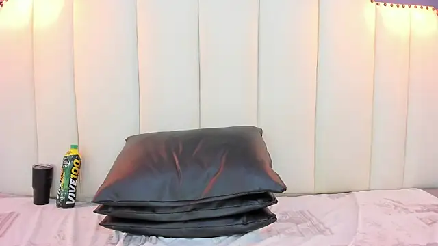 AnthonellaValencia webcam