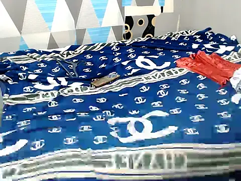 Trish_CurveCock webcam