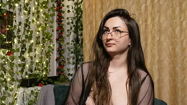 naughtyhomemade - NaughtYHomemadE's free webcam - UK Sex Cams